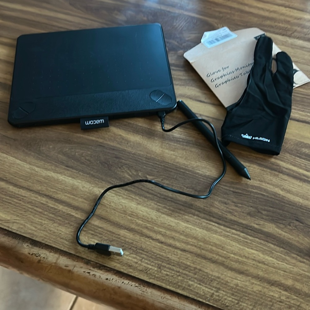 Wacom Black Graphics Tablet with New with Tag Glove